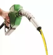 Oil Companies Hike Premium Petrol Price in Mumbai Amid Global Crude Volatility