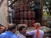 Prayagraj LPG Crisis Sparks Surge in Induction Cooker Sales as Residents Seek Alternatives