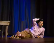 Pune Play 'Besharam Aadmi' Explores Gender Norms Through Laundry Dilemma