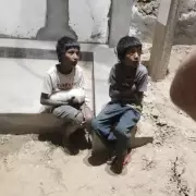 Rajasthan Police's Compassionate Act: Caring for Abandoned Children at Railway Station