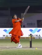 Sanatan Premier League Debuts in Indore: Saints and Cricketers Unite on Pitch