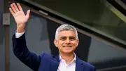 Starmer May Offer Sadiq Khan Peerage to Unify Labour Amid Brexit Rift