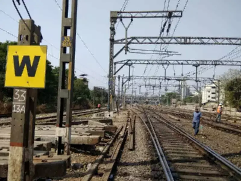 150 Families in Thane's Bandal Chawl Asked to Vacate for Railway Project