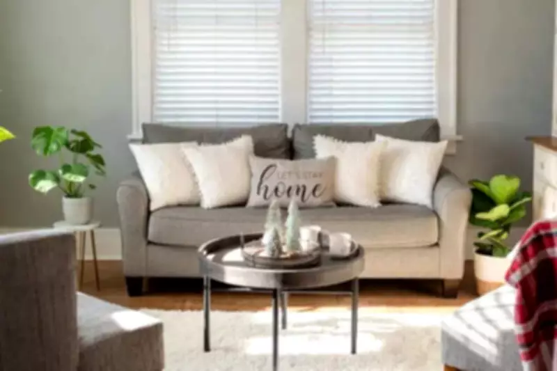 5 Expert Tips to Transform Your Small Living Room into a Spacious Haven