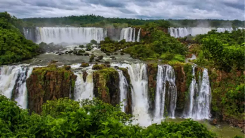 7 Places Where Nature's Loudest Sounds Can Be Heard: From Waterfalls to Glaciers