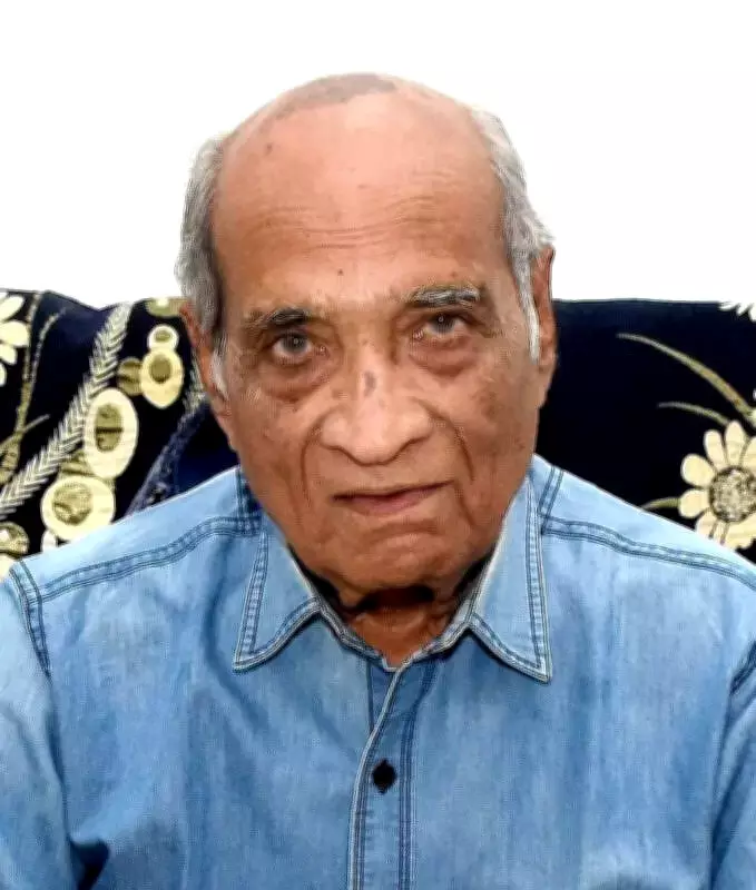 86-Year-Old Pioneer of Election Campaign Films Disenfranchised in Vadodara