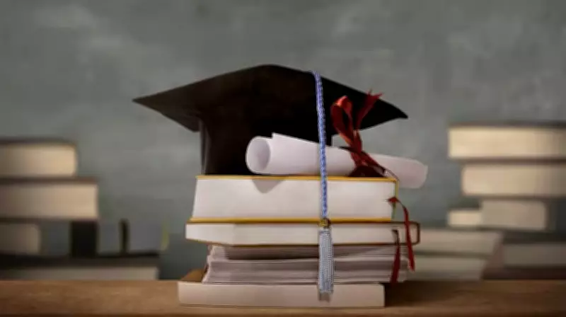 92-Year-Old UP Lawmaker Gets School Certificate After 76 Years