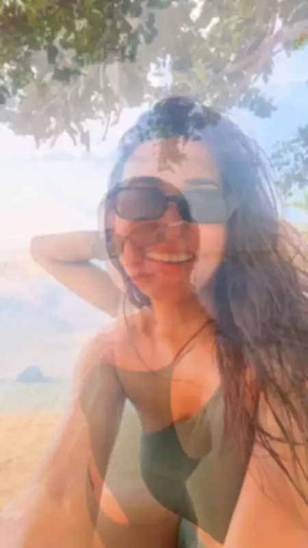 A Glimpse of Mimi's Vacation: Relaxation and Fun