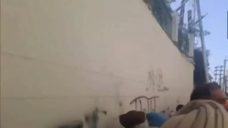 AAP Workers Protest at Rajinder Gupta's Home After He Joins BJP