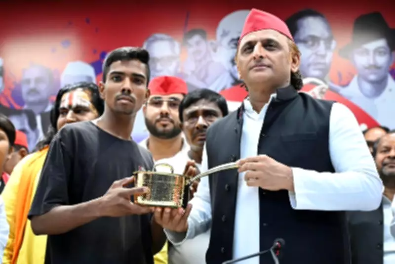 Akhilesh Yadav Meets Tea Stall Owner's Son, Expresses Solidarity Amid Harassment Claims in UP
