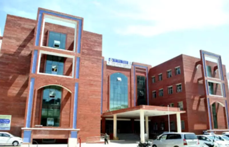 Amritsar Municipal Corporation Deploys 6 New Sewer Machines Before Monsoon