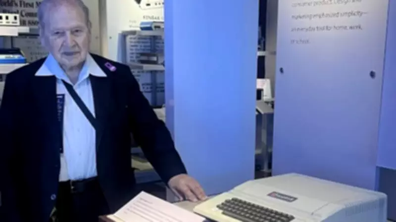 Apple Co-Founder Ronald Wayne Clarifies He Did Not Sell 10% Stake for $800