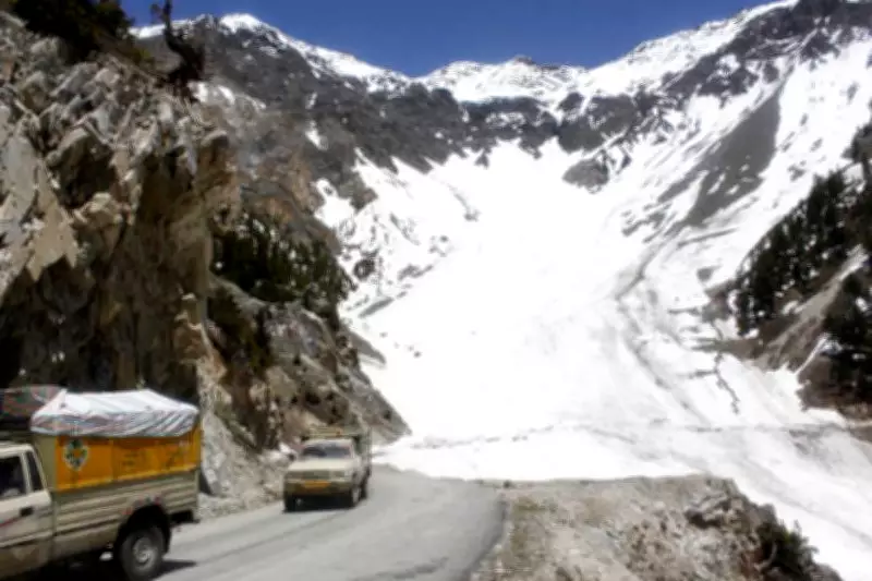 Avalanche Hits Srinagar-Leh National Highway, Traffic Disrupted