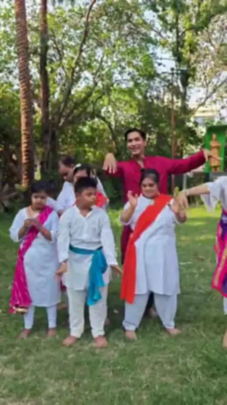 Avirup Sengupta Celebrates World Autism Awareness Day with Students