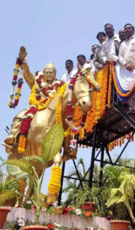 Basava Jayanti Celebrated with Fervor in Hubballi, Leaders Pay Tribute