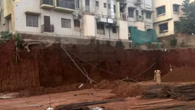 BCC Corporator Alleges Unsafe Excavation Near Anagol Naka, Demands Probe