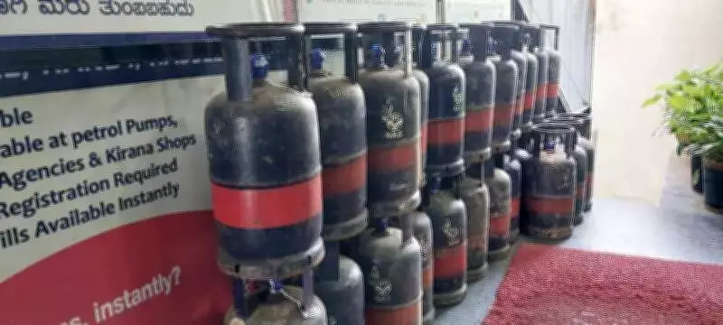 Bengaluru Auto LPG Crisis: Long Queues Persist Despite Government Claims of Stability