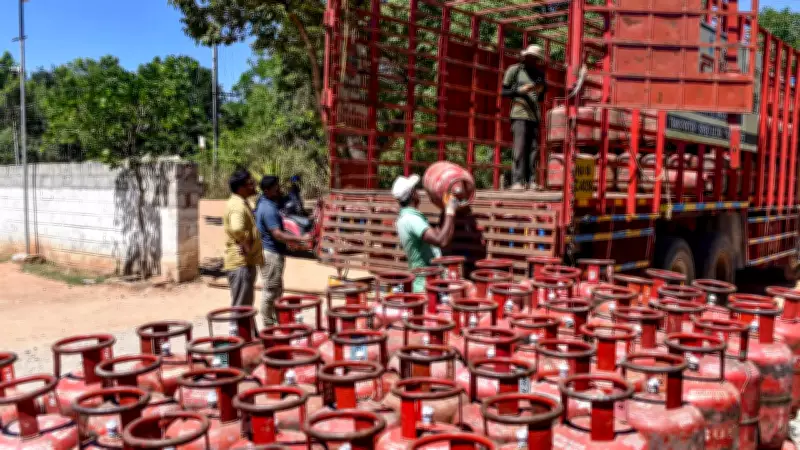 Bihar Migrants Return Home as Soaring LPG Costs Make City Life Unsustainable