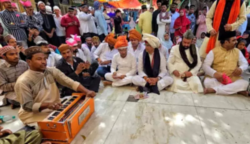 BJP's Vijay Bainsla Visits Ajmer Dargah on Father's Death Anniversary, Sparks Political Buzz