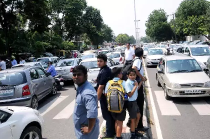 Chandigarh DC Gives One-Month Ultimatum to Private Schools on Parking
