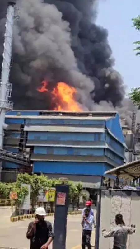 Chemical Factory Blast in Bharuch Injures 15 Workers, 5 Critical