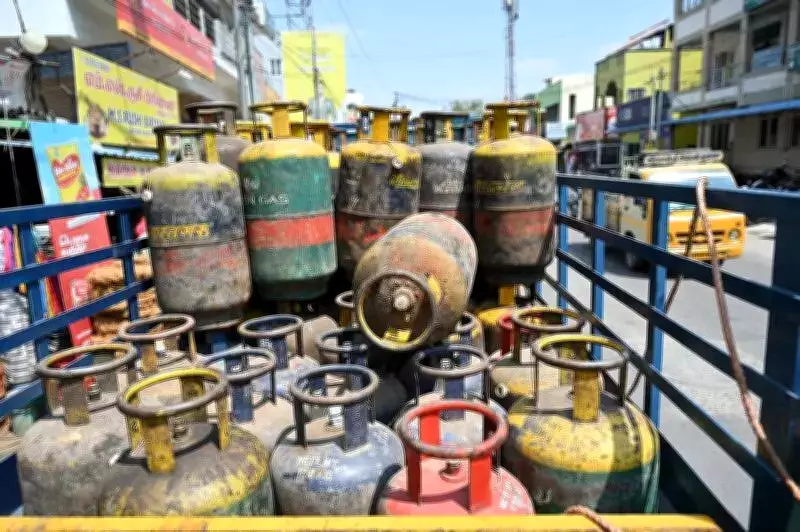 Coimbatore CID Cracks Down on Commercial LPG Hoarding and Black Market Sales