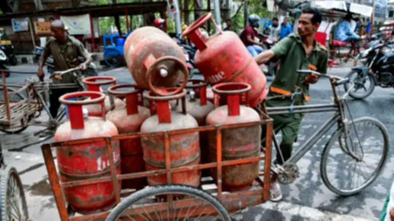 Commercial LPG Cylinder Prices Surge by Rs 195.5 Amid West Asia Conflict