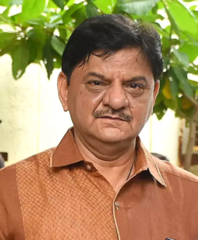 Congress and BJP Workers Clash at Dabhoi Panchayat Office Over Nomination Withdrawals