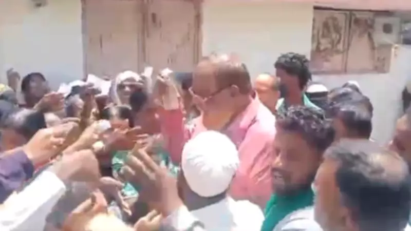 Congress Workers Accused of Distributing Cash to Voters in Karnataka Bypolls