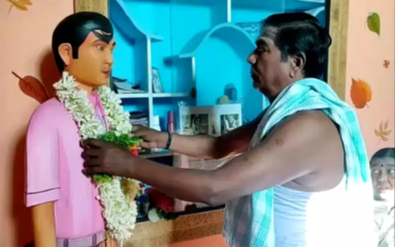 Couple worships deceased son's statue for 26 years in Raichur