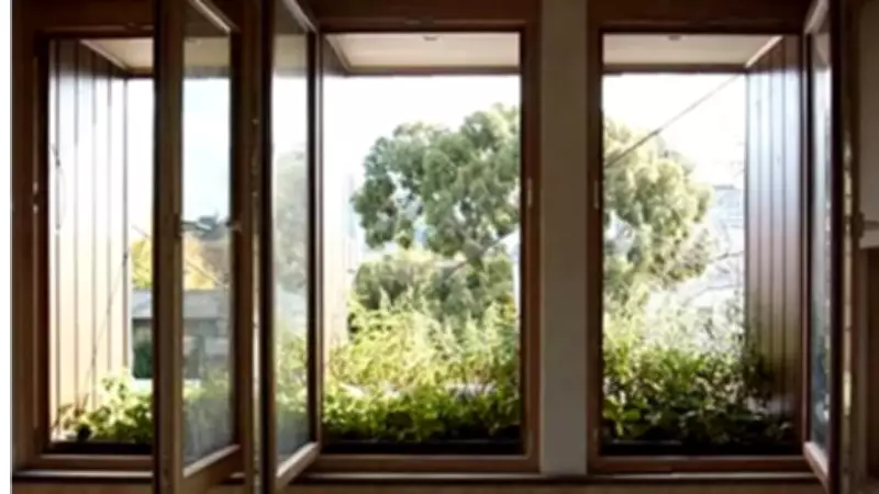 Cross-Ventilation Trick to Cool Your Room Without AC: Simple Guide