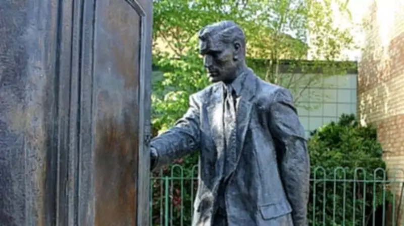 CS Lewis Quote on Friendship: A Timeless Reflection on Human Connection