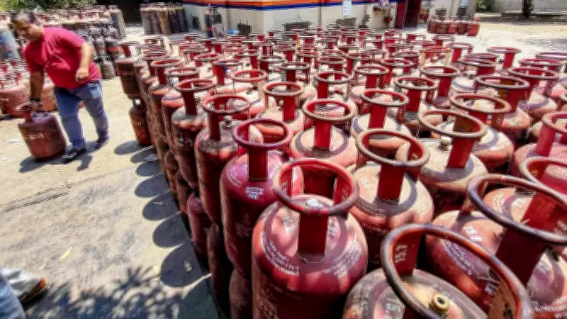 Delhi Government Mandates LPG Supply to Businesses Only with PNG Connection Applications