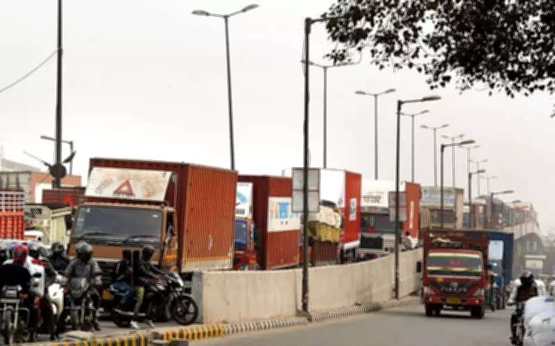 Delhi Implements Strict Vehicle Policy: Only BS-VI CNG and EV Goods Vehicles from November