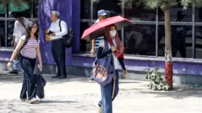 Delhi Records Slight Rise in Minimum Temperature, IMD Issues Yellow Alert