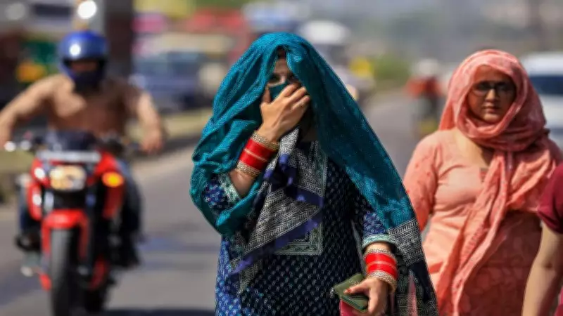 Delhi Sizzles as Temperatures Soar Past 42°C, Heatwave to Worsen from April 24