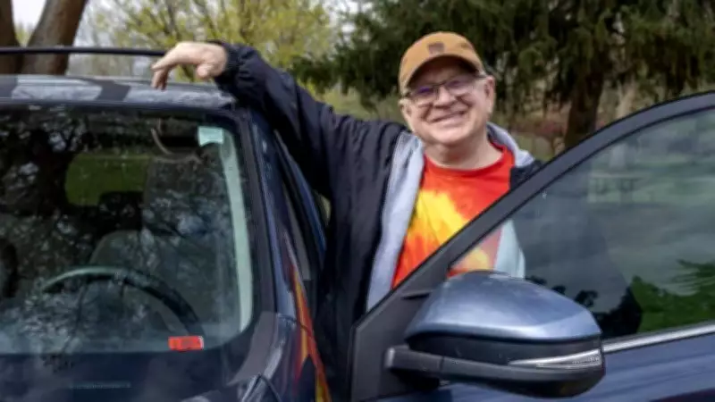 Delivery Driver's Simple Act of Kindness Sparks $32,000 Windfall from Strangers