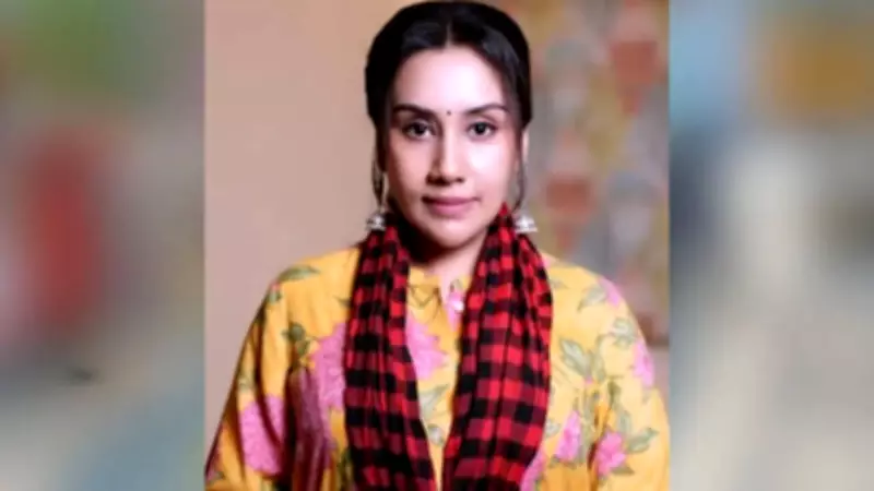 DMK Leader Dhivya Sathyaraj Attacked with Slippers by TVK Supporters in Chennai