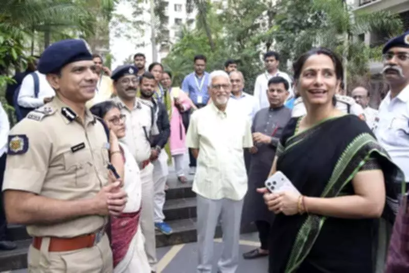 Election Commission's 'No Outsiders' Rule Sparks Confusion in Kolkata Housing Complexes