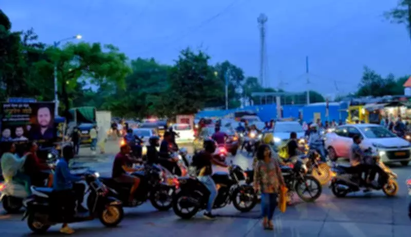 FASTag Mandate Sparks Commuter Outcry Over Double Tolls and Tech Glitches