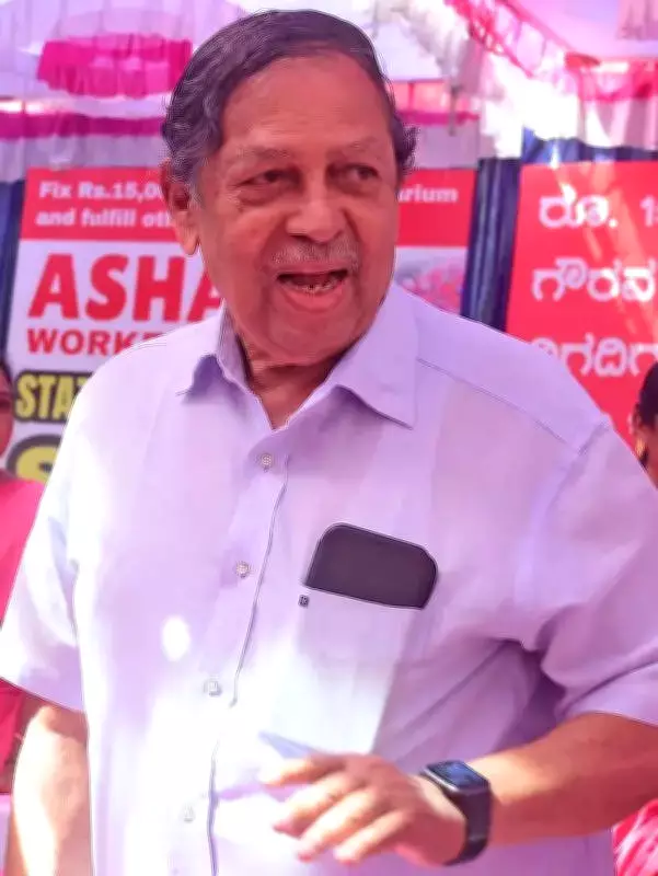 Former Lokayukta Justice N Santosh Hegde Collapses at Bengaluru Event, Recovers After Hospitalization