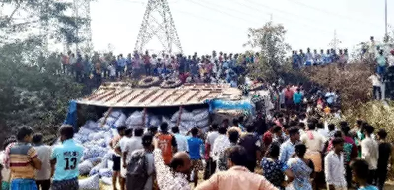 Four Killed, 20 Injured in Horrific Multi-Vehicle Crash on NH-50 in Vijayanagara