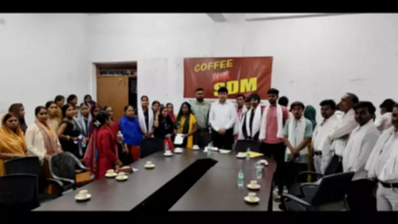 Garhwa SDM Hosts Coffee Meet with Daily Wage Workers Ahead of Labour Day