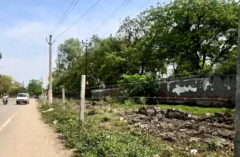 Ghaziabad Residents Protest as Drain Cleaning Leaves Silt Piled on Roads for Days
