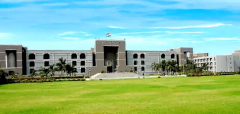Gujarat HC Orders Medical College to Deposit Rs 12 Lakh in University Fee Dispute