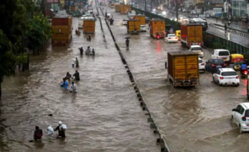 Heavy Rain Lashes Delhi, Bringing Respite from Heat with Thunderstorms