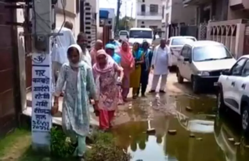 Hisar Residents Stage Protest Over Broken Roads and Poor Drainage System