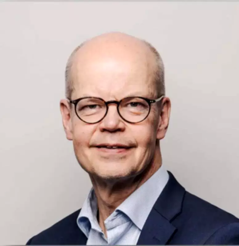 IB Chief Urges International Schools to Connect with Local Communities