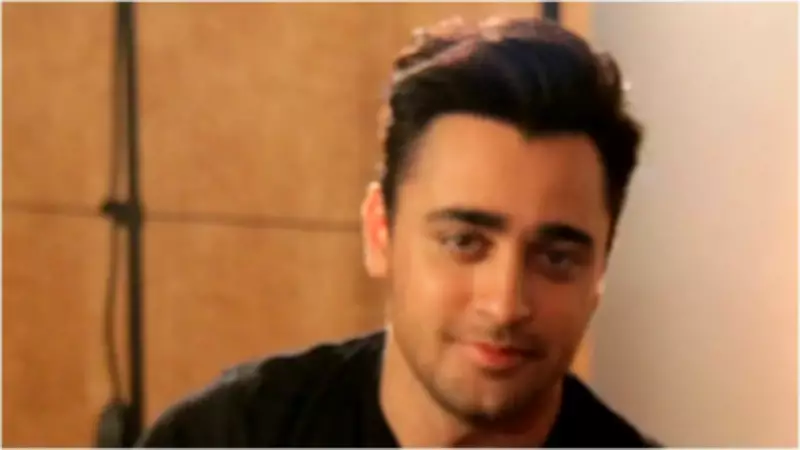 Imran Khan Praises 'Dacoit' as a Refreshingly Non-Toxic Action Thriller