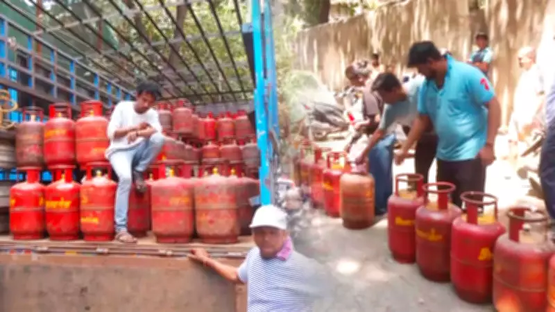 India Doubles 5-Kg LPG Cylinder Supply for Migrant Workers to Ease Fuel Access